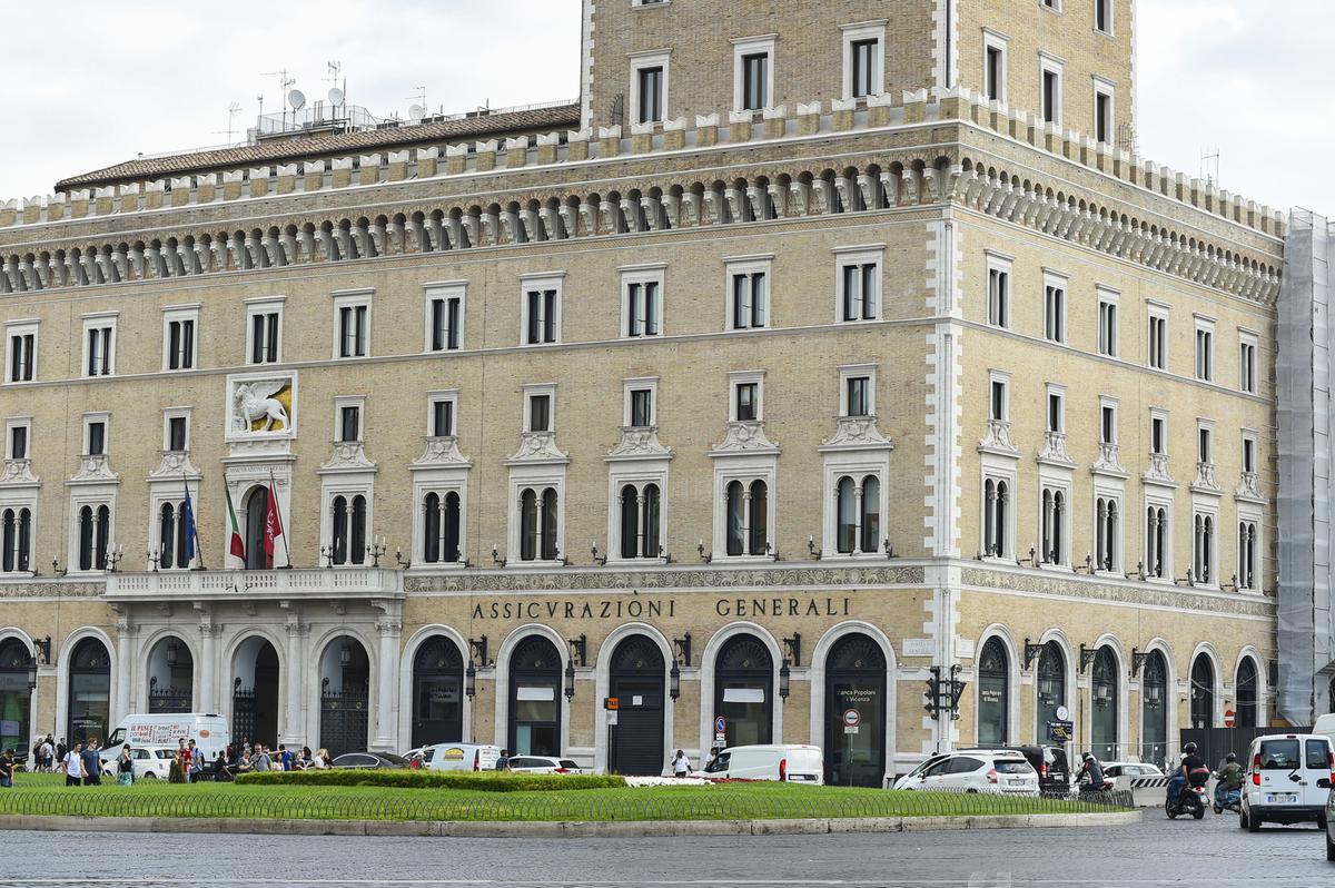 https://static.milanofinanza.it/content_upload/img/2025/10/202510180809139504/generalipiazza-462007.jpg