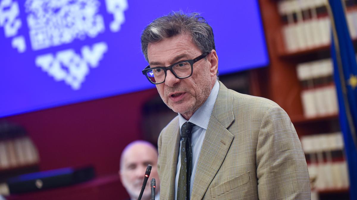 https://static.milanofinanza.it/content_upload/img/2025/10/202510210940298930/GiancarloGiorgettiMef-911379.jpg