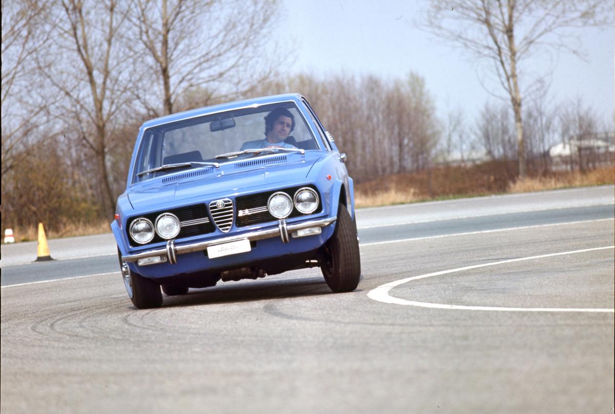 https://static.milanofinanza.it/content_upload/img/2025/10/202510271121474743/1972AlfaRomeoAlfetta1-513122.jpg