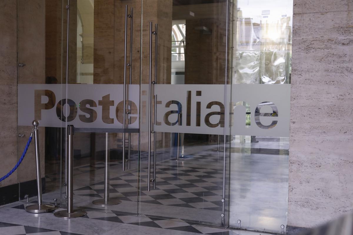 https://static.milanofinanza.it/content_upload/img/2025/12/202512191837515995/PosteItaliane-805990.jpg