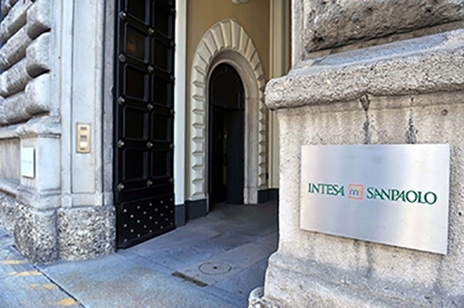 https://static.milanofinanza.it/content_upload/img/2026/02/202602020816044270/intesa-1-872857-254802-423239-448870.jpg