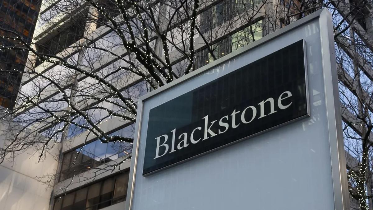 https://static.milanofinanza.it/content_upload/img/2026/03/202603031156246186/Blackstone-973550.jpg
