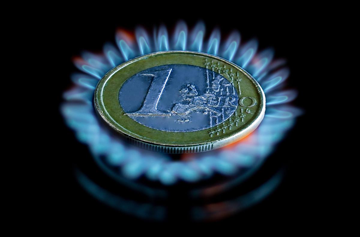 https://static.milanofinanza.it/content_upload/img/2026/04/202604011648217559/Gaseurocarobollette-950337.jpg