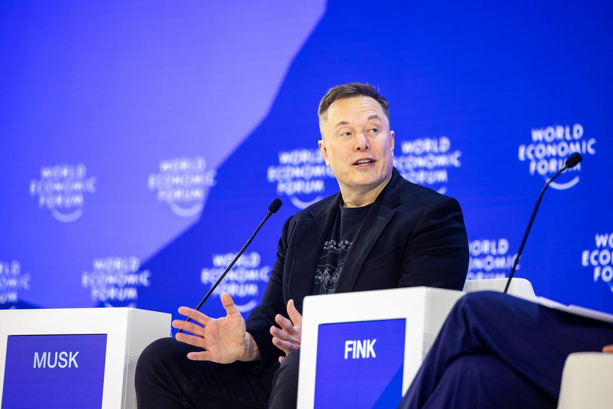 https://static.milanofinanza.it/content_upload/img/2026/04/202604221131542075/ElonMusk-854709.jpg