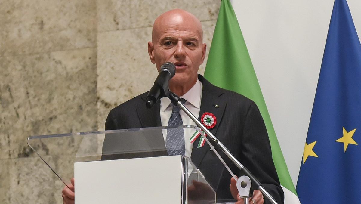 https://static.milanofinanza.it/content_upload/img/2026/05/202605051913304357/ClaudioDescalziaprile2026-855048.jpg
