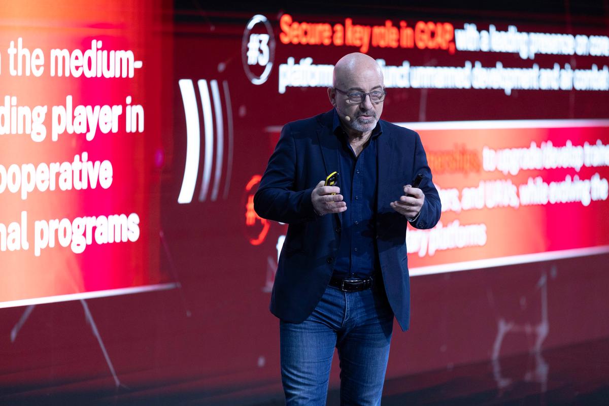 https://static.milanofinanza.it/content_upload/img/2026/05/202605060813132879/Cingolanipresentazione-607060.jpg