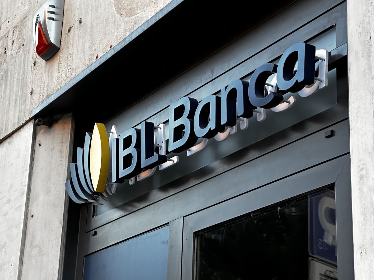https://static.milanofinanza.it/content_upload/img/2026/05/202605071736088459/IBL-Banca-701738.jpg