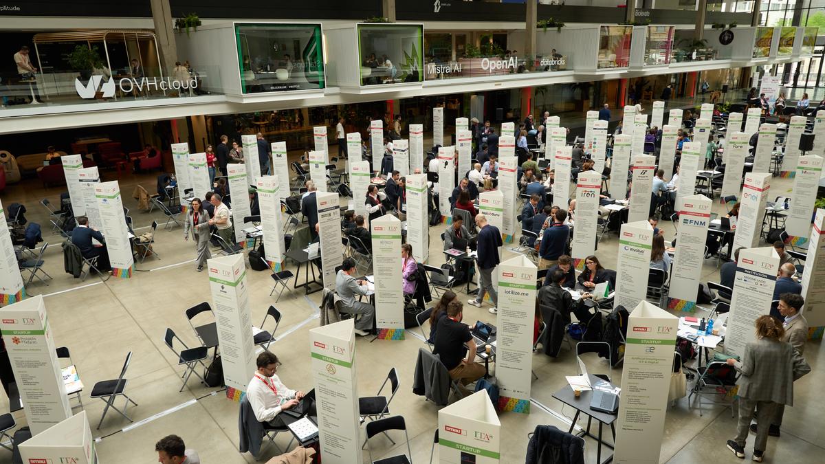 https://static.milanofinanza.it/content_upload/img/2026/05/202605071741144781/SMAUPAris_StationF8-548609.jpg