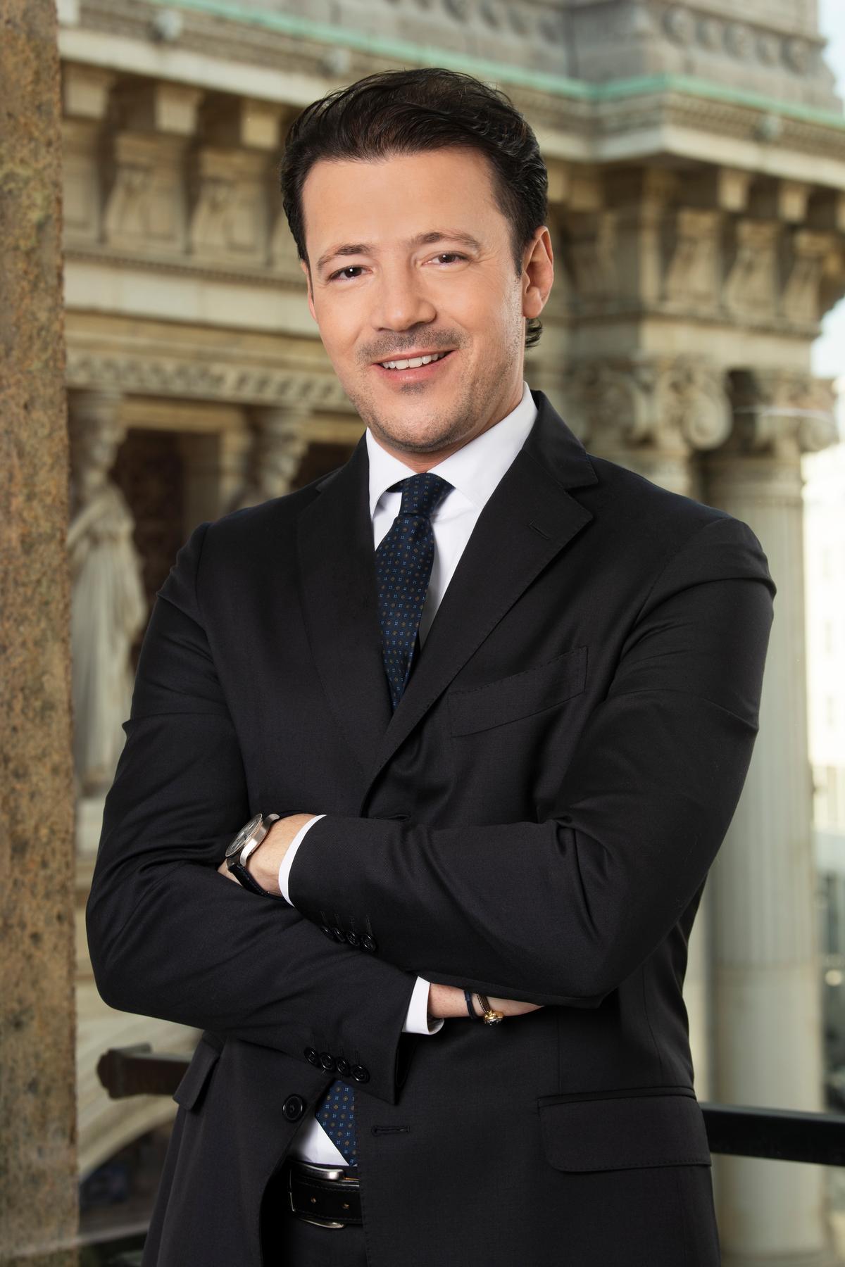 https://static.milanofinanza.it/content_upload/img/2026/05/202605081701451471/JPM_AndreaAurilia-539560.jpg