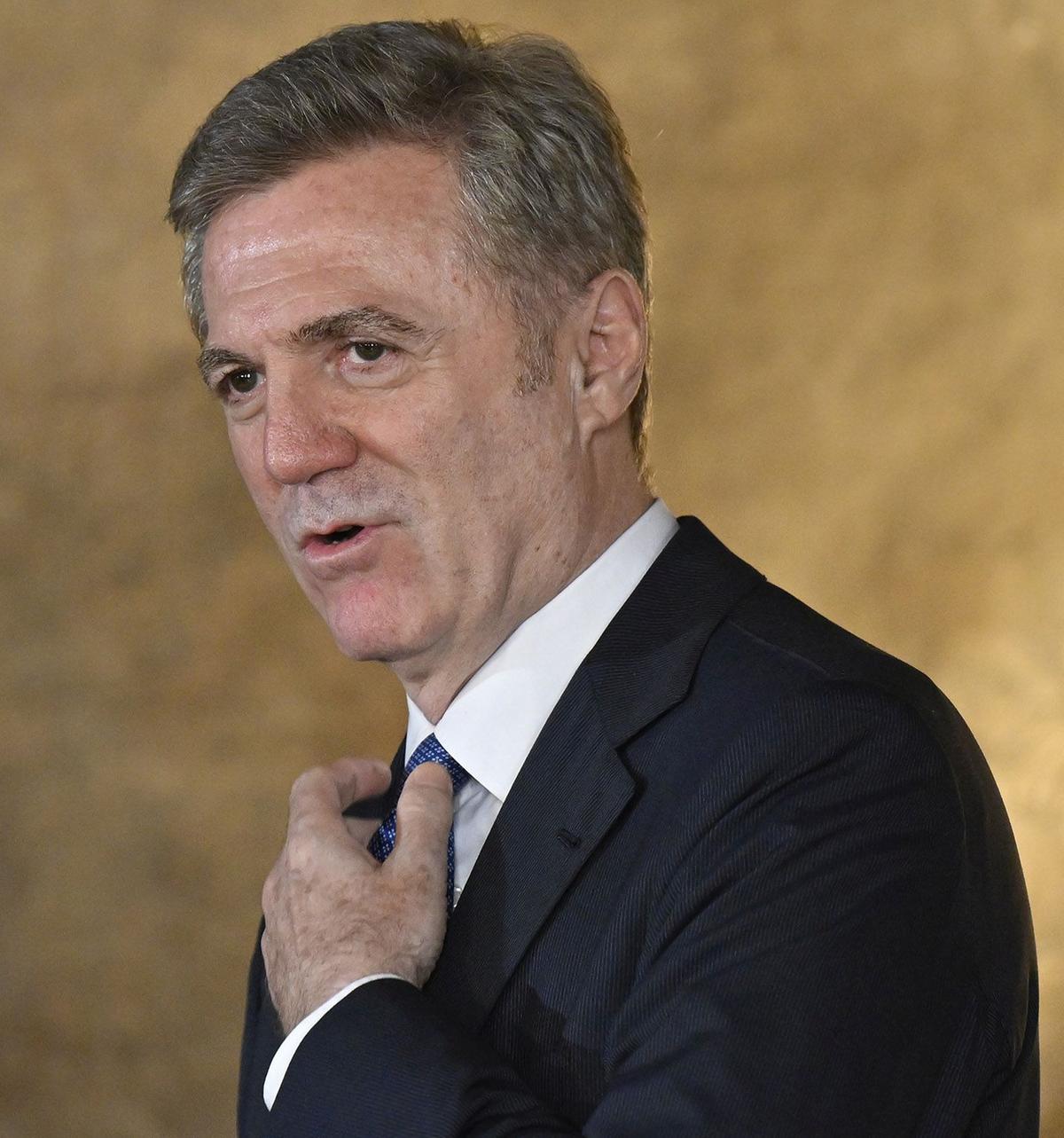 https://static.milanofinanza.it/content_upload/img/2026/05/202605121849266500/flaviocattaneoconmicepodio-235454.jpg