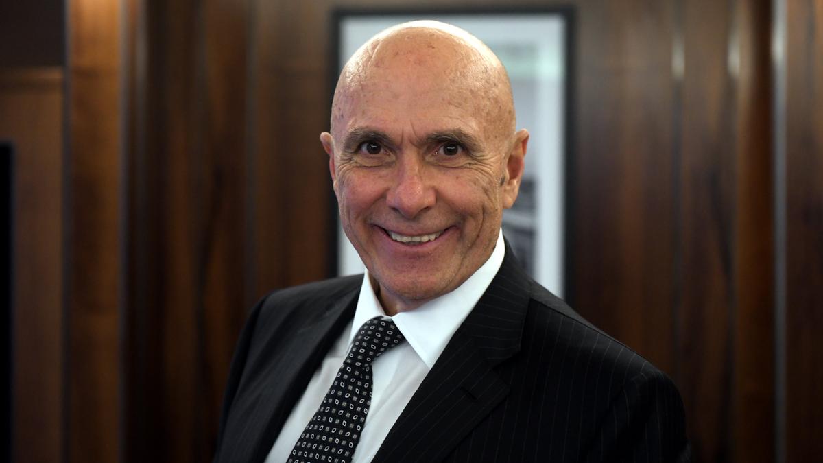 https://static.milanofinanza.it/content_upload/img/2026/05/202605141634332290/PietroGiulianiAzimut-803186.jpg