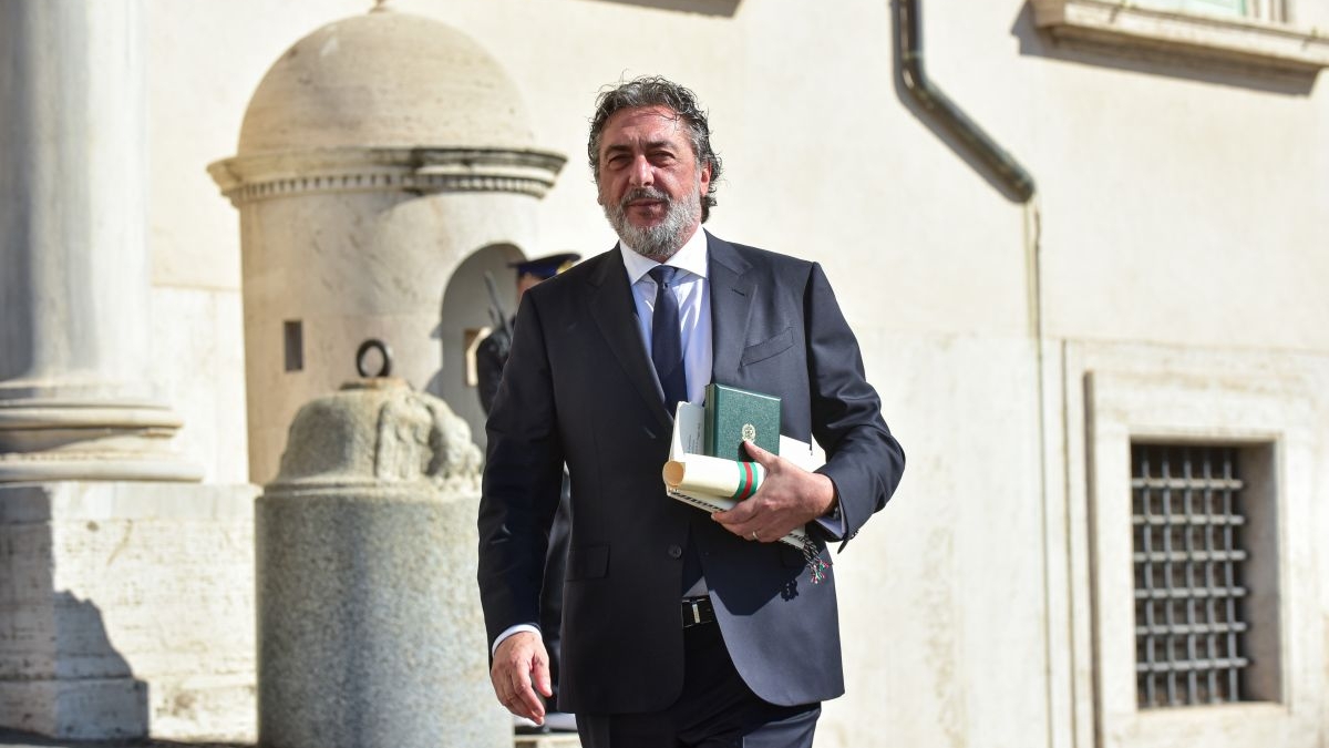 https://static.milanofinanza.it/content_upload/img/2026/05/202605191001553497/carlocimbri-551512.jpg