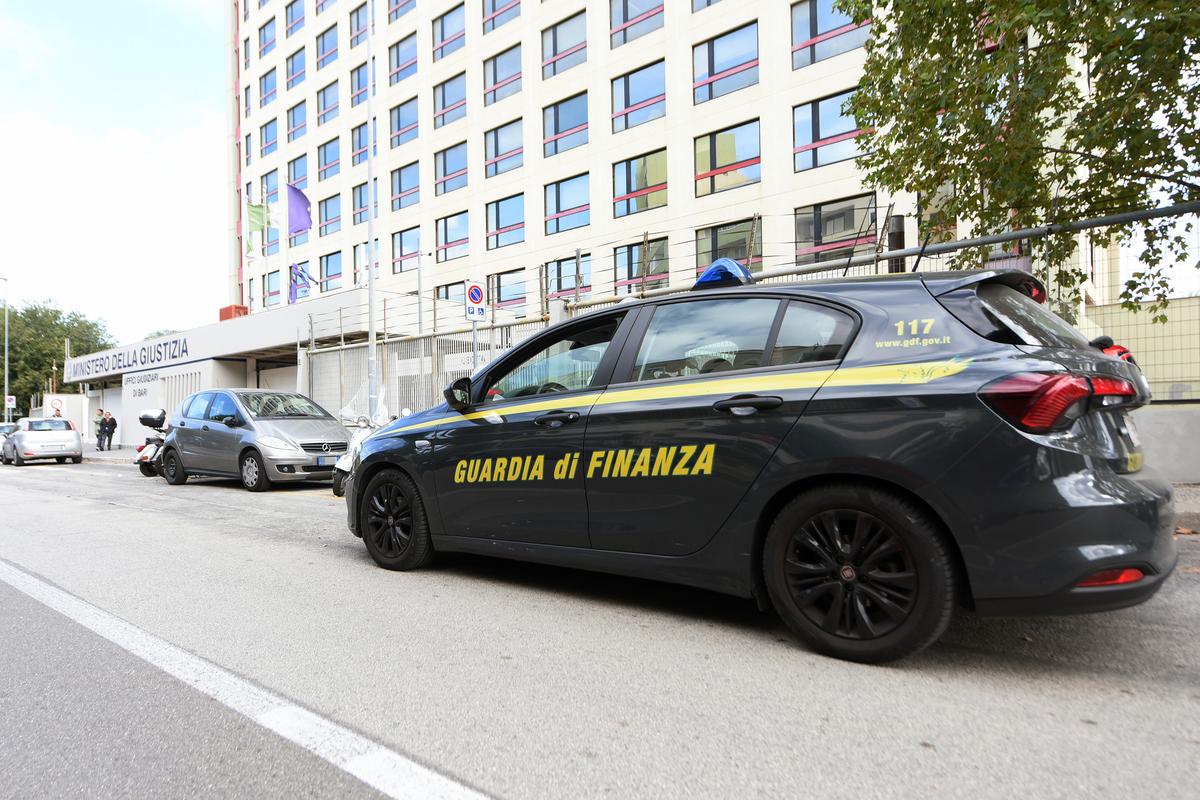 https://static.milanofinanza.it/content_upload/img/2026/05/202605221710465934/Imagoeconomica_2308211-323111.jpg