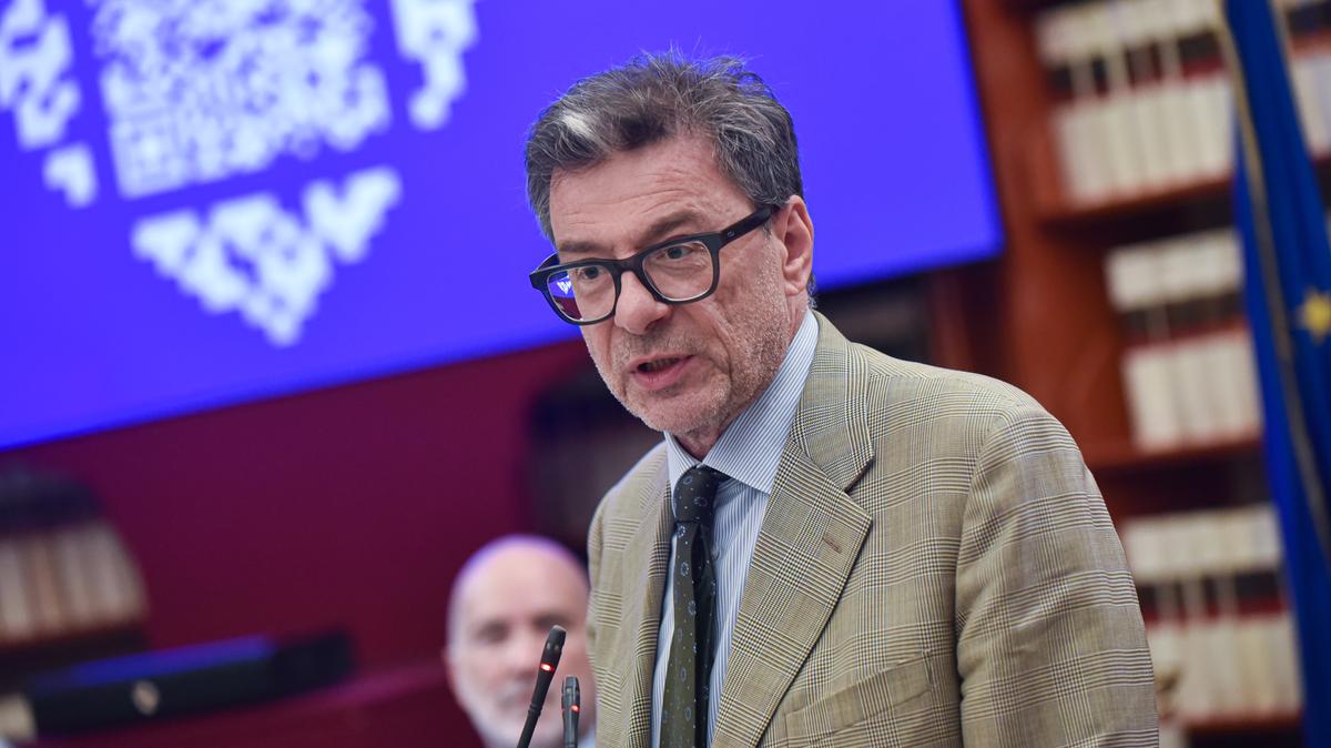 https://static.milanofinanza.it/content_upload/img/2026/05/202605221715251583/GiancarloGiorgettiMef-615276.jpg