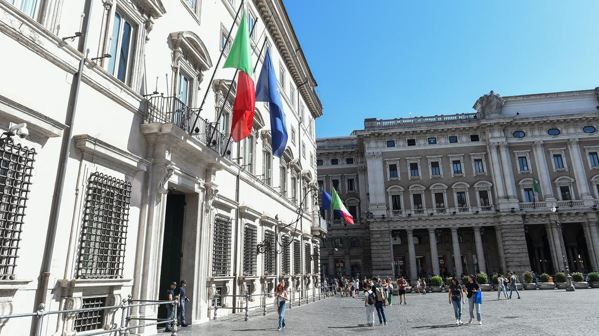 https://static.milanofinanza.it/content_upload/img/2026/05/202605221955161075/Imagoeconomica_22647682-412356.jpg