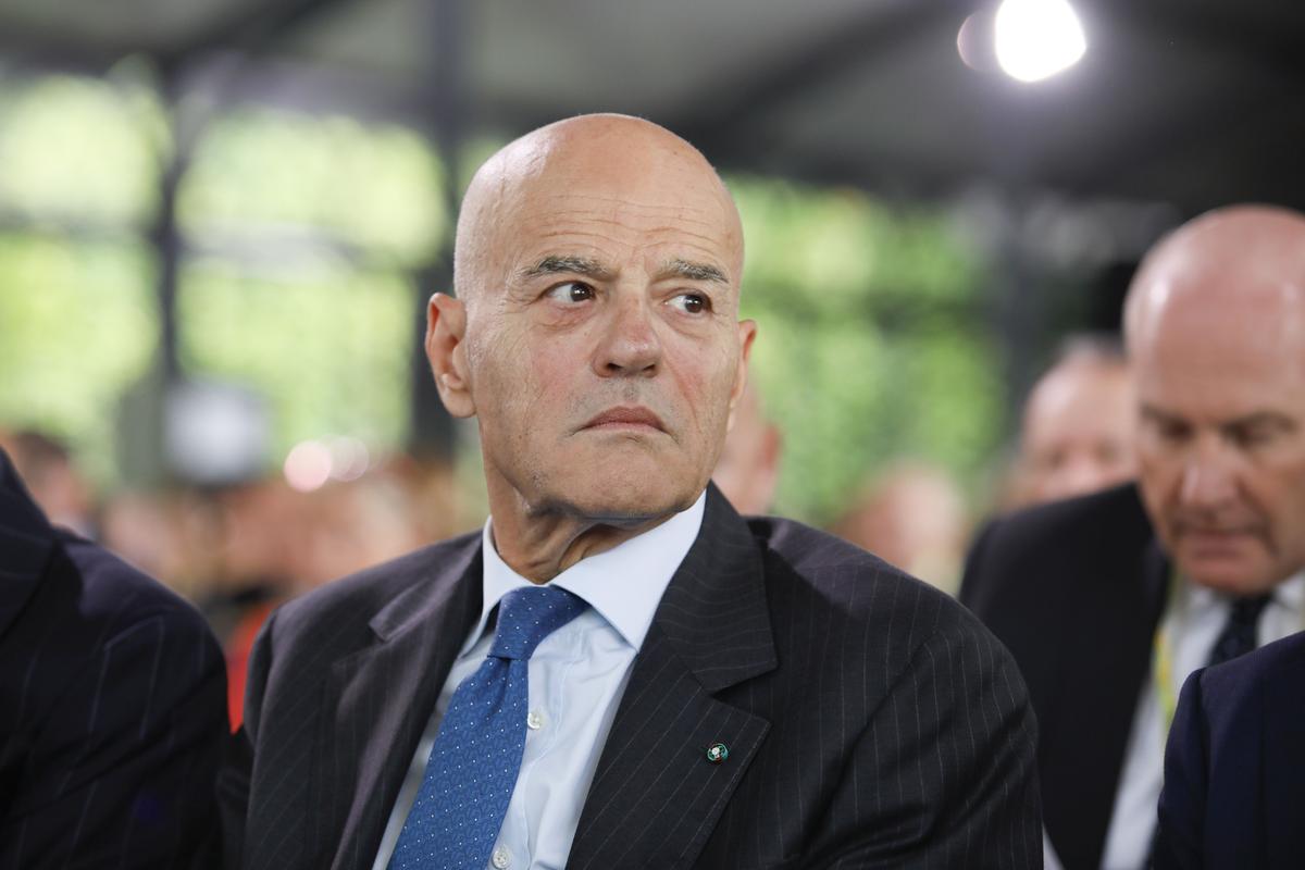 https://static.milanofinanza.it/content_upload/img/2026/05/202605290810102936/ClaudioDescalziceoEni-298035.jpg
