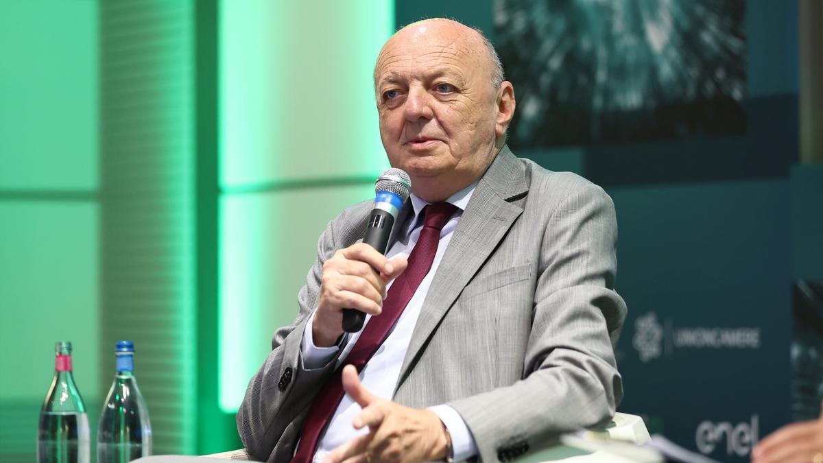 https://static.milanofinanza.it/content_upload/img/2026/06/202606022158469385/PichettoFratinpinuova-857583.jpg