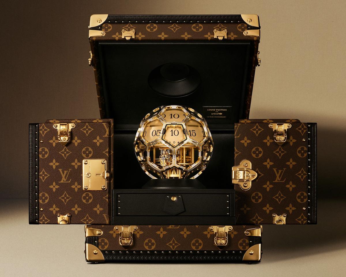 https://static.milanofinanza.it/content_upload/img/2026/06/202606041634059234/UNITY_TIME_OBJECT_-_STILL_LIFE1-122742.jpg