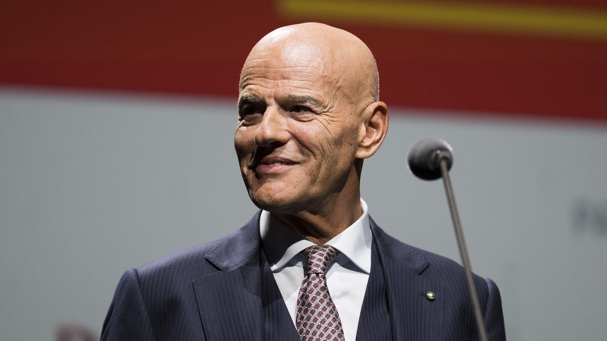https://static.milanofinanza.it/content_upload/img/2026/06/202606042136407926/ClaudioDescalzisorridentetrequarti-434272.jpg