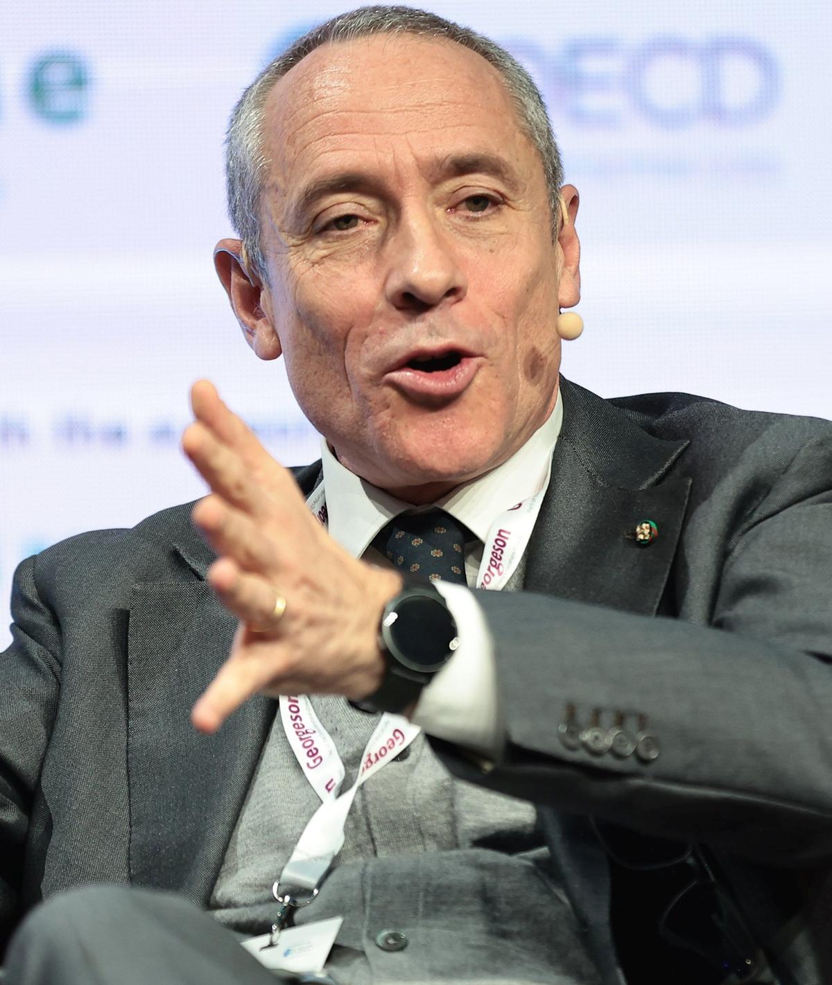 https://static.milanofinanza.it/content_upload/img/2026/06/202606052028289904/MatteoDelFante-353521.jpg