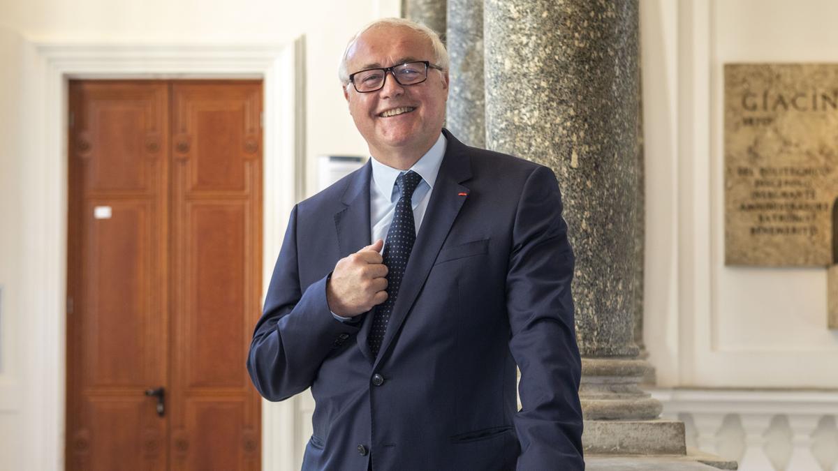 https://static.milanofinanza.it/content_upload/img/2026/06/202606052150366106/JeanMarcCheryStm-799729.jpg