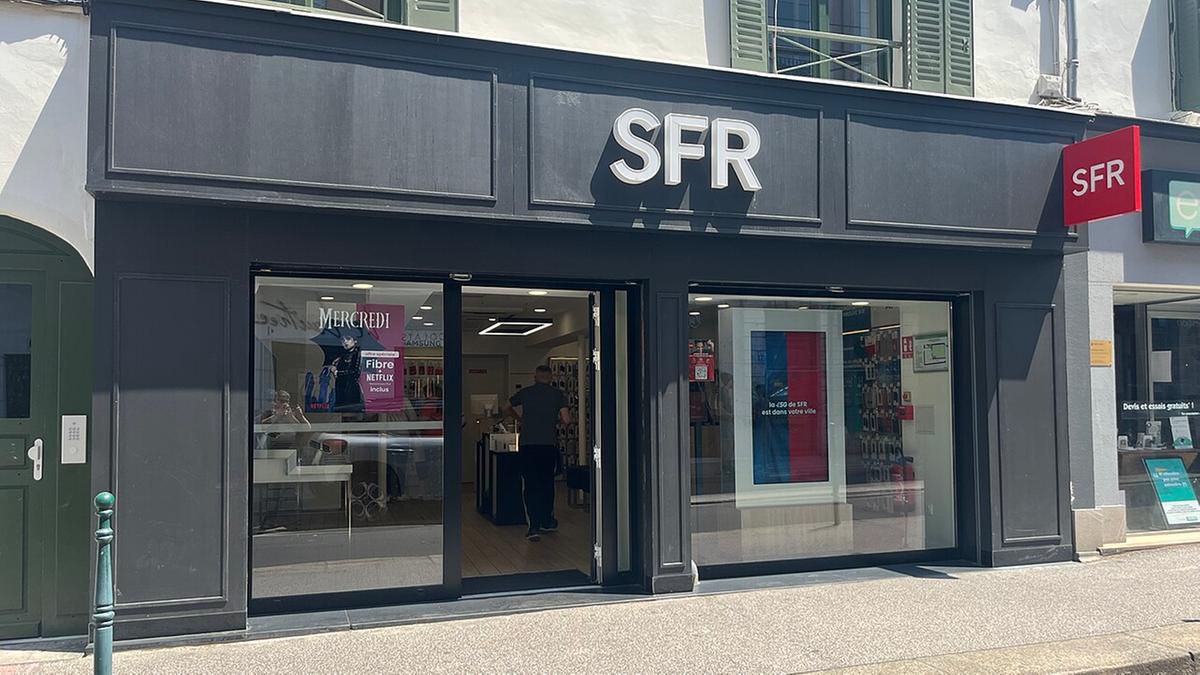https://static.milanofinanza.it/content_upload/img/2026/06/202606071927091237/1280px-Boutique_SFR_Grande_Rue_de_la_Croix-Rousse_Lyon_juin_2023-118415.jpg