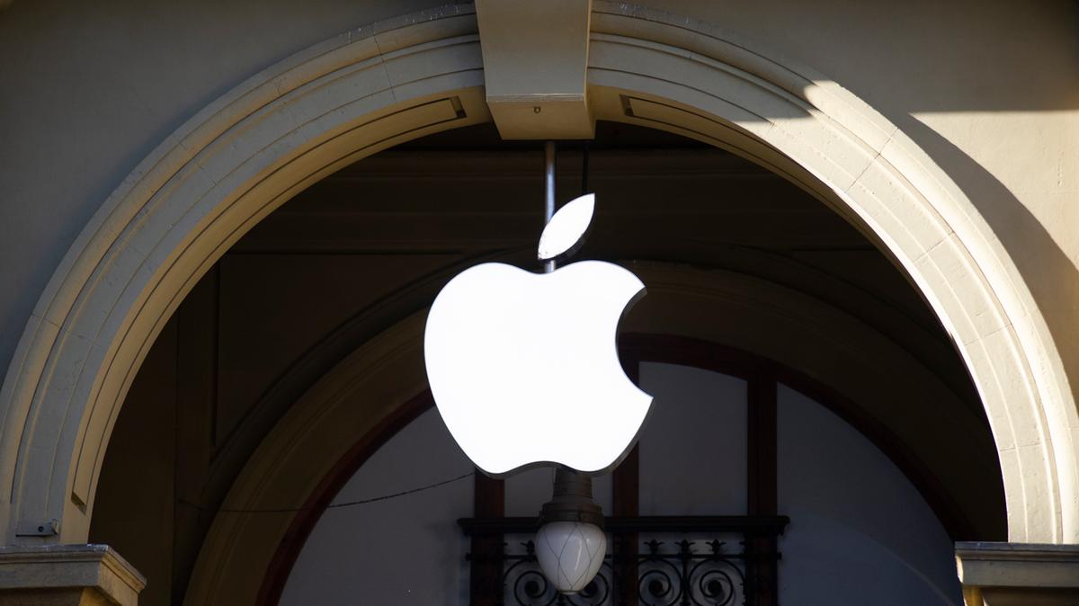 https://static.milanofinanza.it/content_upload/img/2026/06/202606161223477859/apple2-530102.jpg